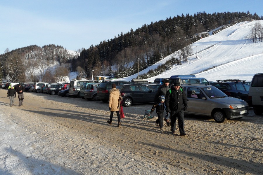 Parkingi w okolicach startu i mety szybko się wypełniły