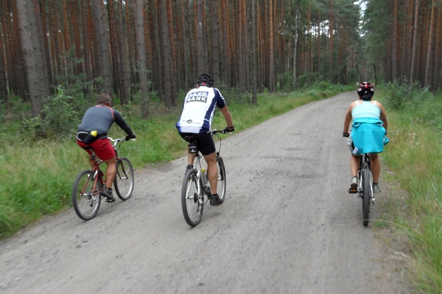 V dzień obozu w Żaganiu – na rowerach