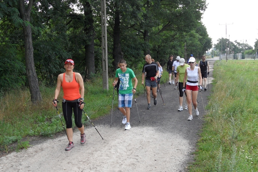 II dzień letniego obozu narciarzy biegowych amatorów – marszobieg z kijami i pływanie