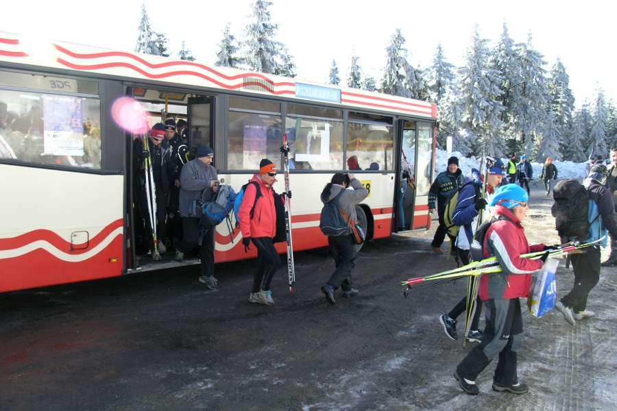 Autobusem prosto na trasy biegowe w Jakuszycach