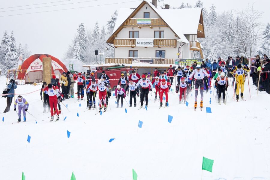 Beskidy bez Granic – w Zwadroniu jeszcze leży śnieg!