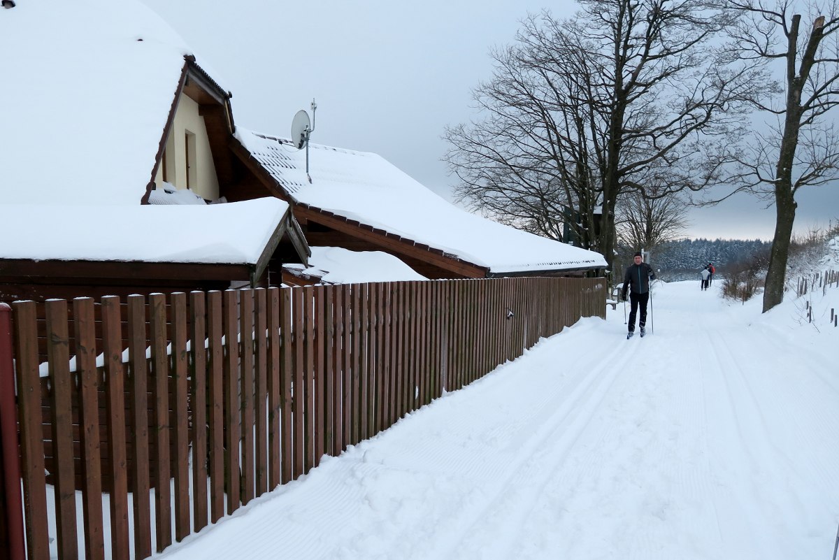 Nove Mesto trasy przy domach