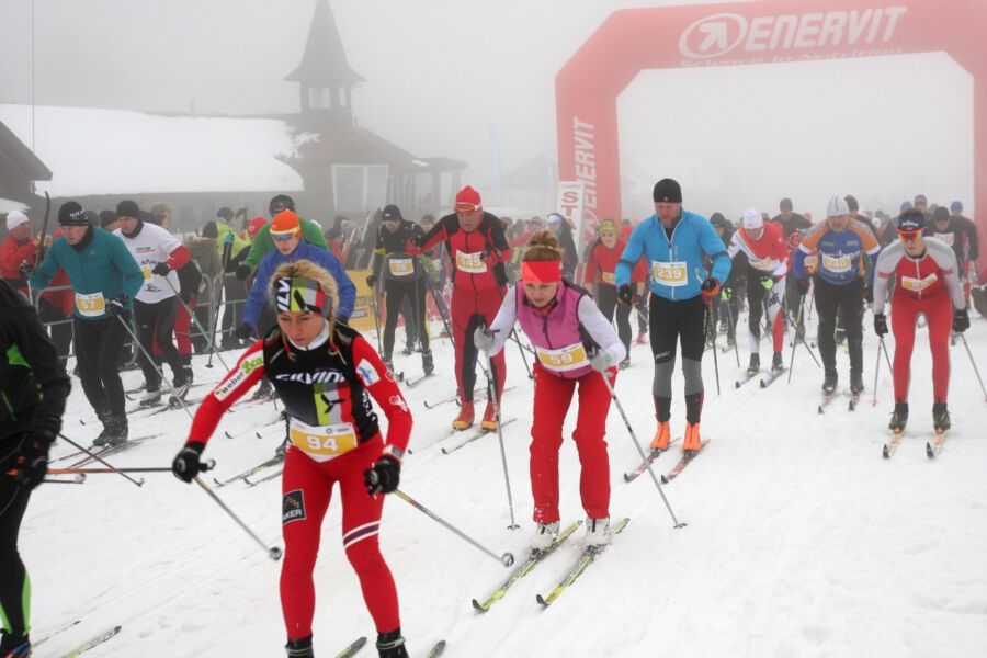 Katarzyna Witek i Piotr Michałek wygrywają inaugurację Enervit Classic