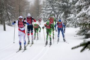 Na trasie 44. Biegu Piastów 50 km CT, prowadzi Dominik Bury