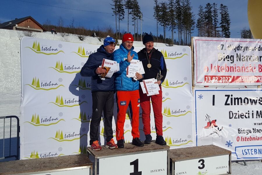 Osiem razy podium dla zawodników teamu nabiegowkach.pl w drugi weekend lutego 2022